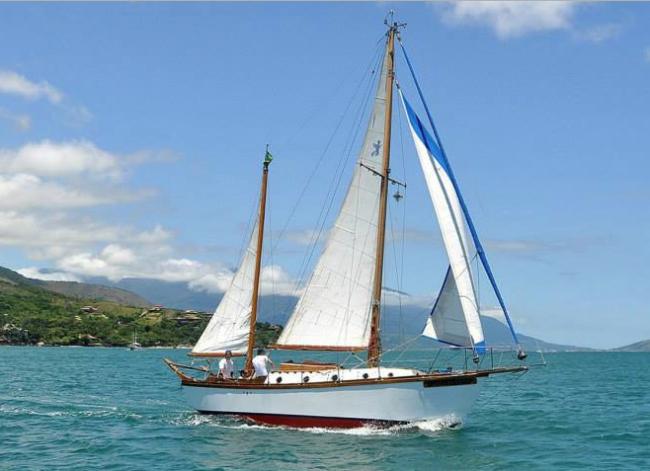 30ft sailing ketch BRUXA DO MAR