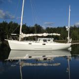 30’ BOLGER CAT-YAWL, in water, starboard side view
