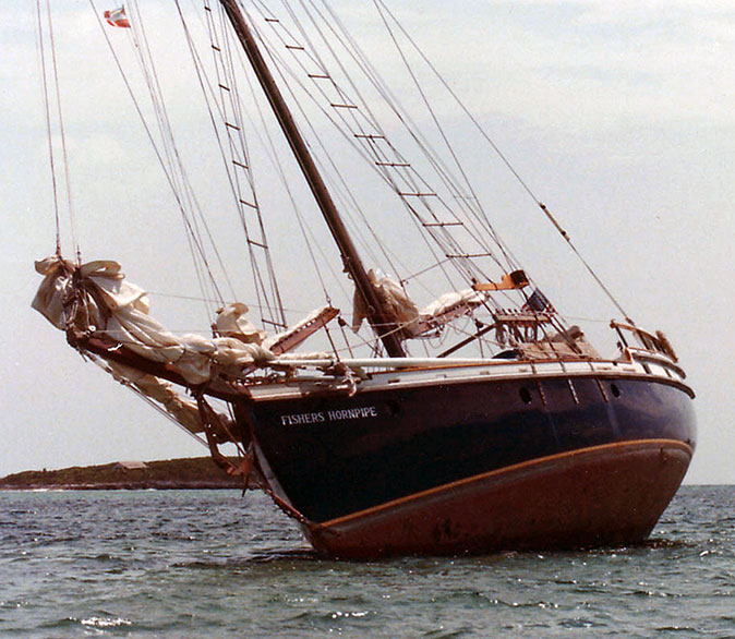FISHERS HORNPIPE aground in the Bahamas.